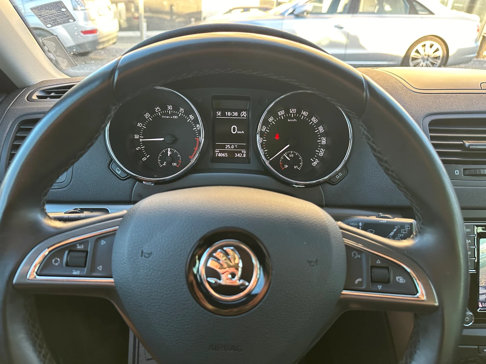 Skoda Yeti  44  | Mobile.bg   12