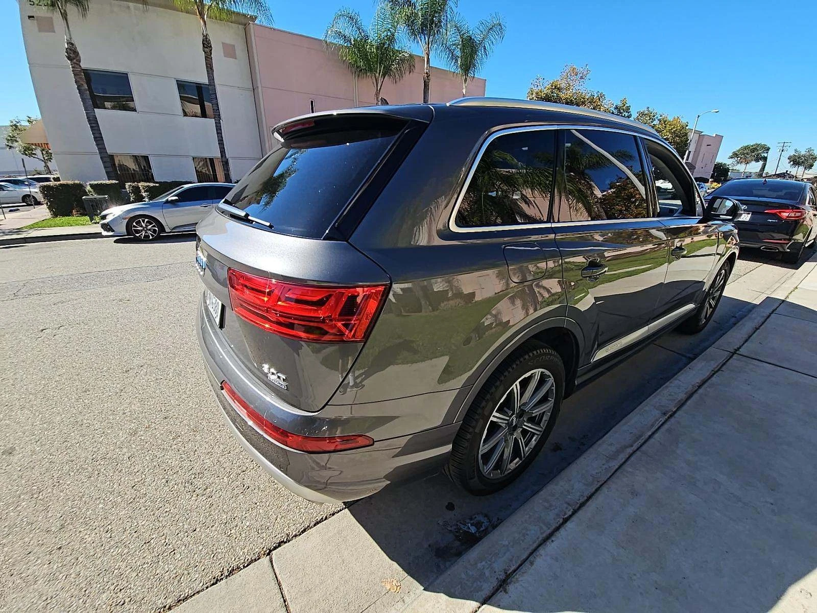 Audi Q7 Prestige* ЦЕНА ДО БЪЛГАРИЯ* CARFAX - изображение 3