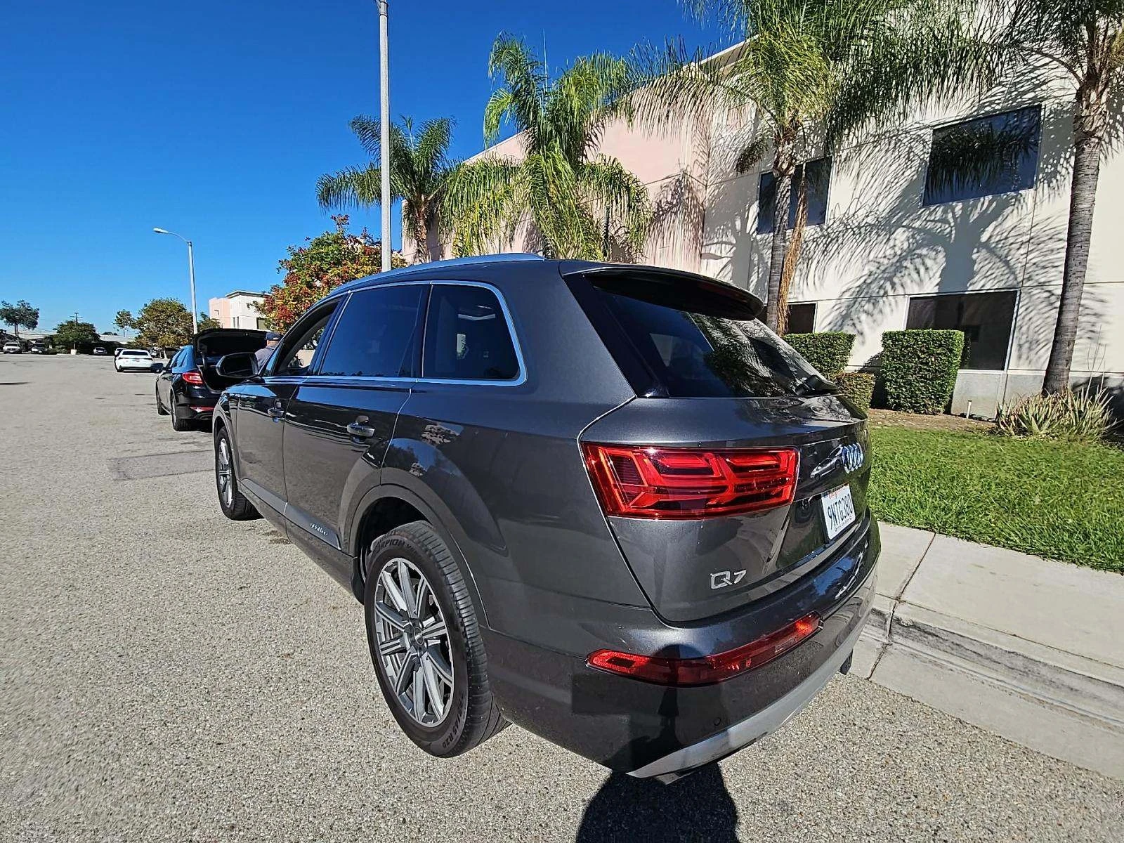Audi Q7 Prestige* ЦЕНА ДО БЪЛГАРИЯ* CARFAX - изображение 4