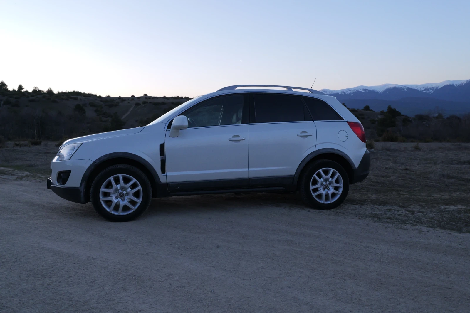 Opel Antara, снимка 2 - Автомобили и джипове - 53818537