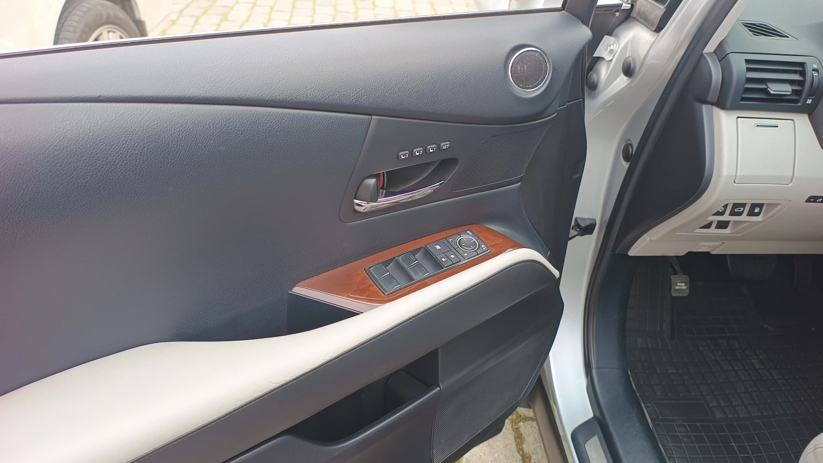 Lexus RX 450h AWD / IT  , снимка 9 - Автомобили и джипове - 54269040