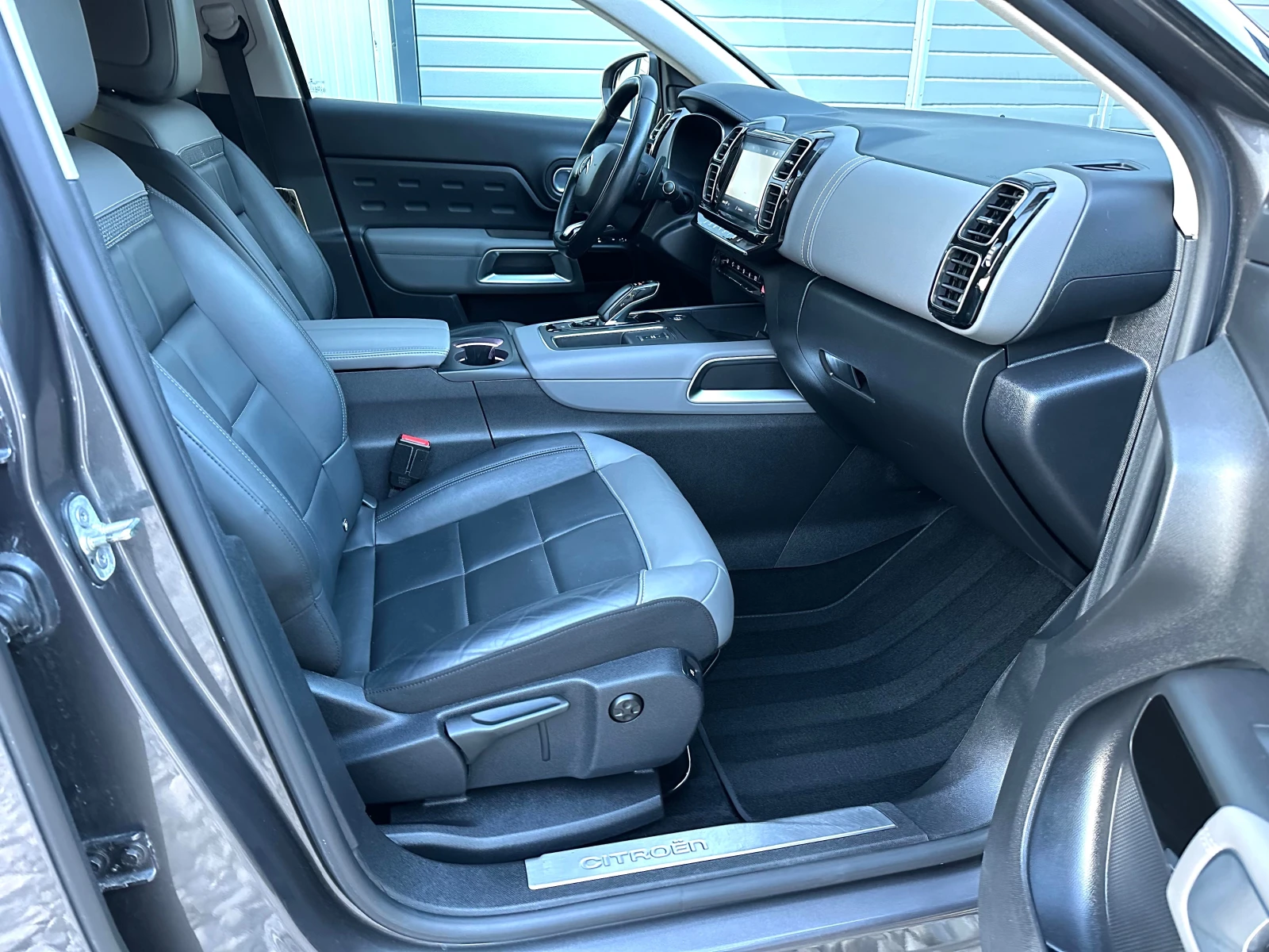 Citroen C5 Aircross 1.6T PLUG-IN HYBRID ПОДГРЕВ КАМЕРИ ТОП СЪСТОЯНИЕ, снимка 10 - Автомобили и джипове - 54347830