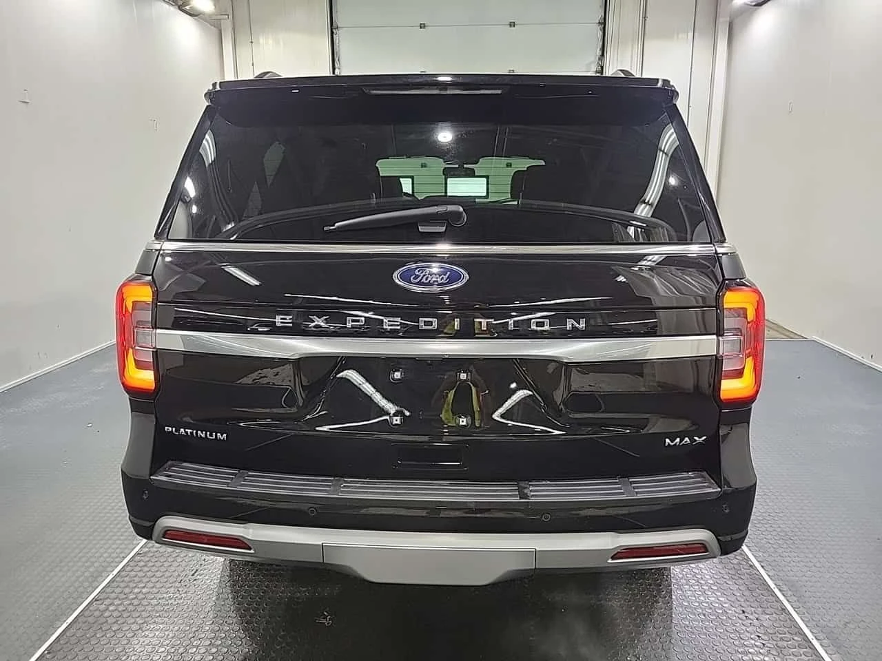 Ford Expedition * PLATINUM * CARFAX * CARPLAY * PANO * ОБДУХВАНЕ, снимка 17 - Автомобили и джипове - 54356481