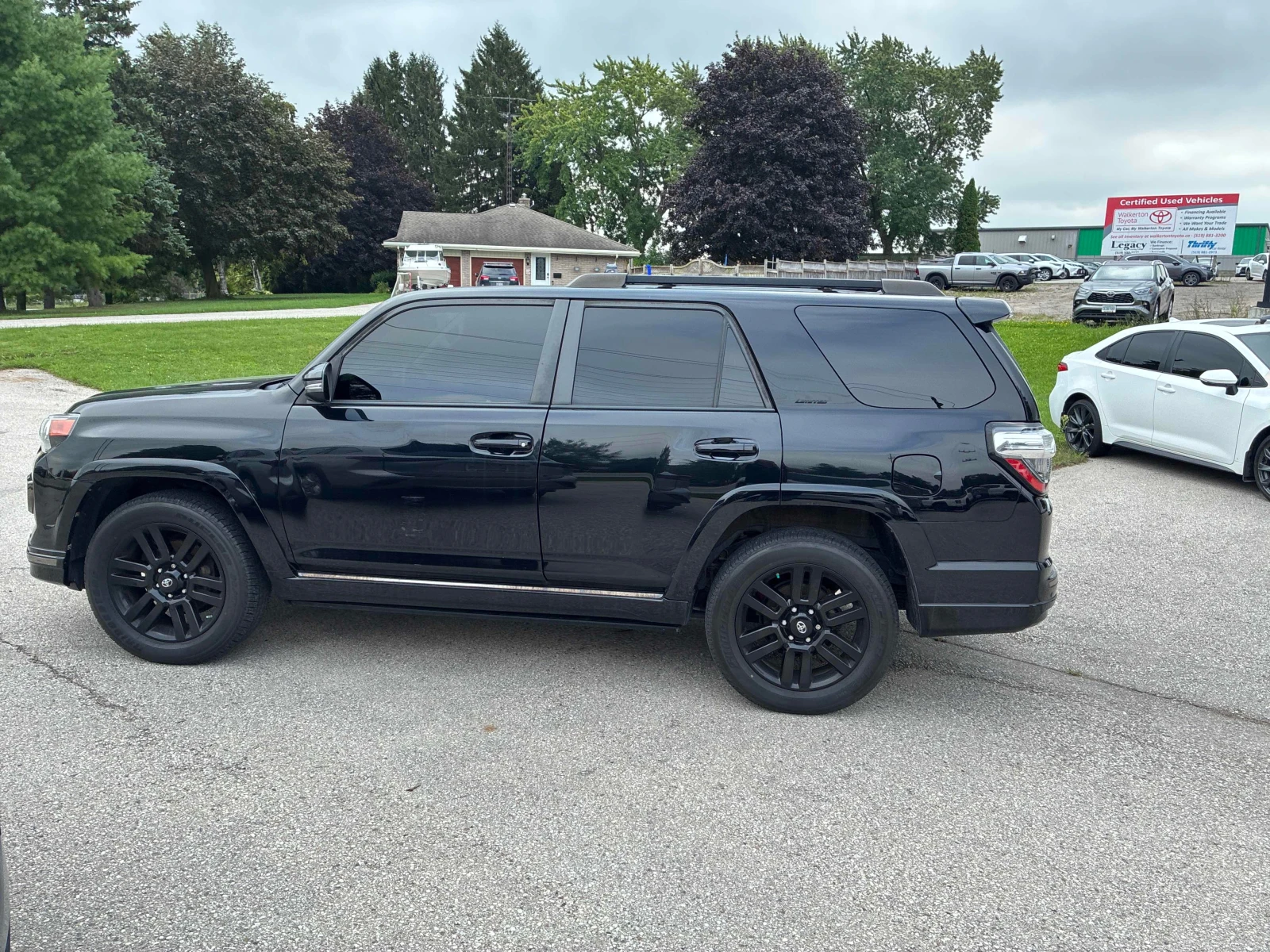 Toyota 4runner * 4WD * CARFAX * ОПЦИЯ ЗА ФИНАНСИРАНЕ, снимка 17 - Автомобили и джипове - 55932277