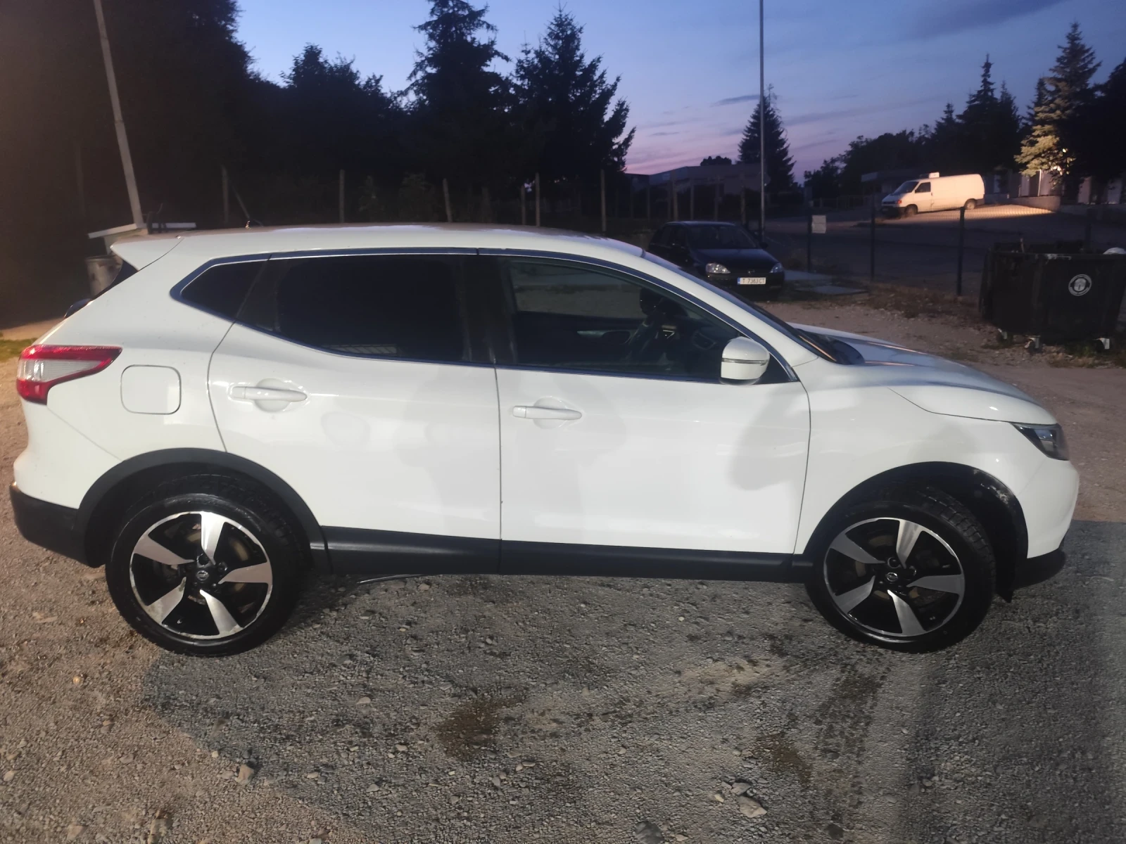 Nissan Qashqai 1.2 Турбо.  Бензин , снимка 4 - Автомобили и джипове - 55963286