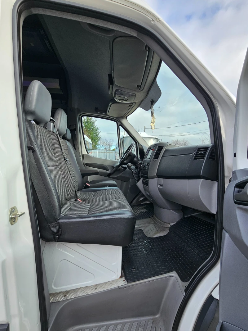 VW Crafter, снимка 6 - Бусове и автобуси - 52799555