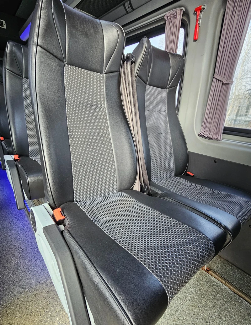 VW Crafter, снимка 10 - Бусове и автобуси - 52799555