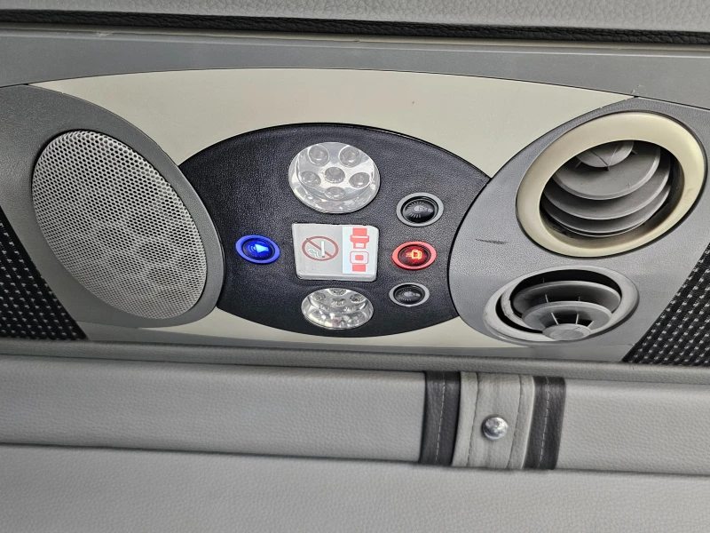 VW Crafter, снимка 12 - Бусове и автобуси - 52799555