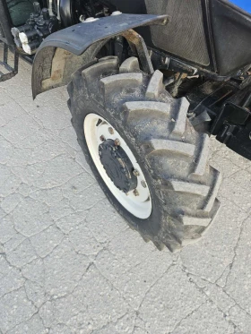 Трактор New Holland T4040F, снимка 3