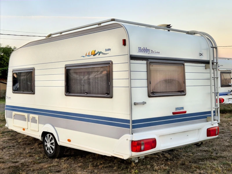 Каравана Hobby 440 De Luxe /// ФОРСЕЛТ /// WC /// ФРЕНСКА СПАЛНЯ , снимка 3 - Каравани и кемпери - 51620487