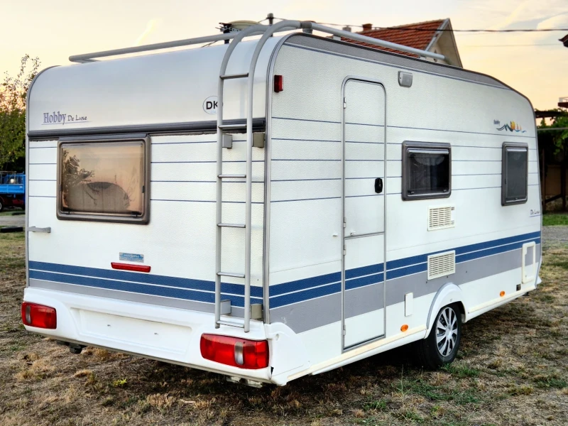 Каравана Hobby 440 De Luxe /// ФОРСЕЛТ /// WC /// ФРЕНСКА СПАЛНЯ , снимка 4 - Каравани и кемпери - 51620487