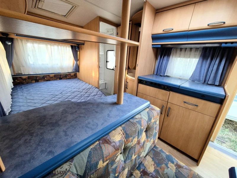 Каравана Hobby 440 De Luxe /// ФОРСЕЛТ /// WC /// ФРЕНСКА СПАЛНЯ , снимка 9 - Каравани и кемпери - 51620487
