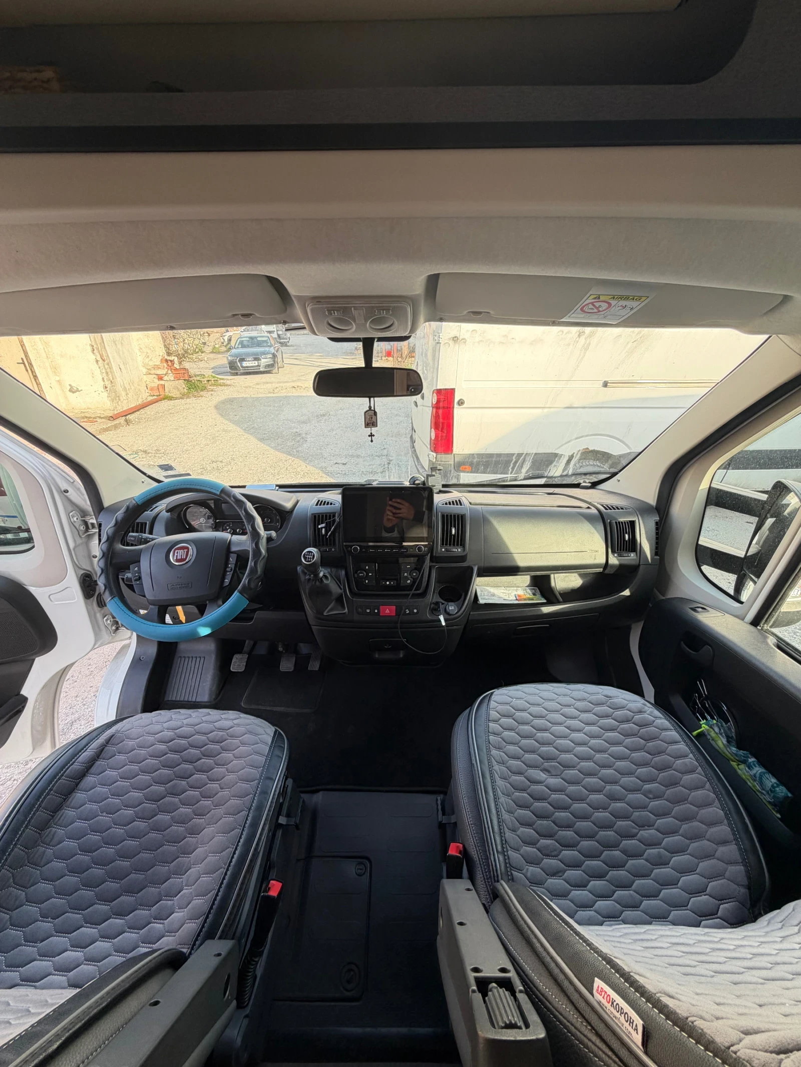 Кемпер Adria Sun Living, снимка 11 - Каравани и кемпери - 54201043