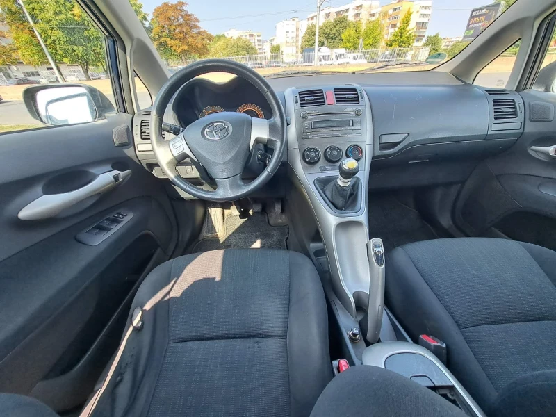 Toyota Auris D4D, снимка 11 - Автомобили и джипове - 46997249