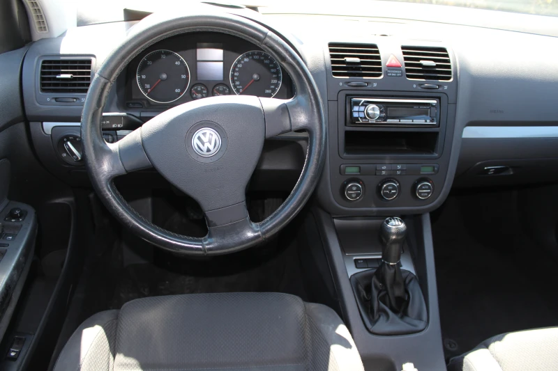 VW Golf 2.0TDI ИТАЛИЯ, снимка 11 - Автомобили и джипове - 47437970