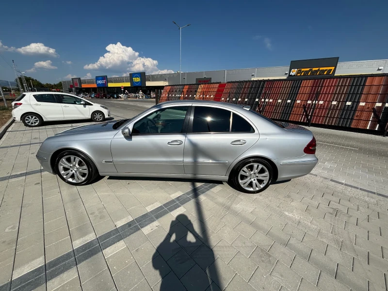 Mercedes-Benz E 220 ELEGANCE/NAVI/AUTO, снимка 4 - Автомобили и джипове - 48154030