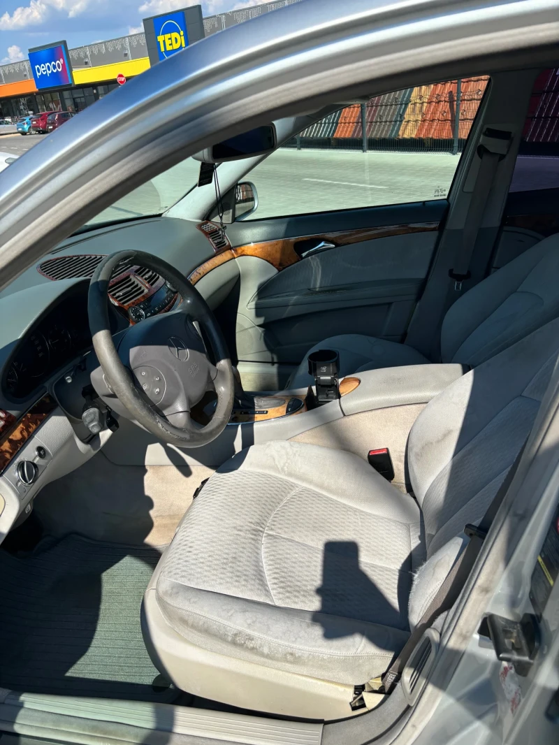 Mercedes-Benz E 220 ELEGANCE/NAVI/AUTO, снимка 7 - Автомобили и джипове - 48154030