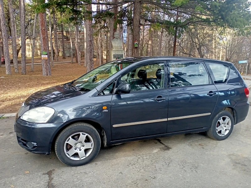 Toyota Avensis verso, снимка 5 - Автомобили и джипове - 48636797