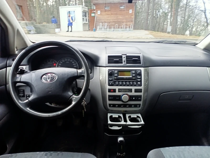 Toyota Avensis verso, снимка 13 - Автомобили и джипове - 48636797