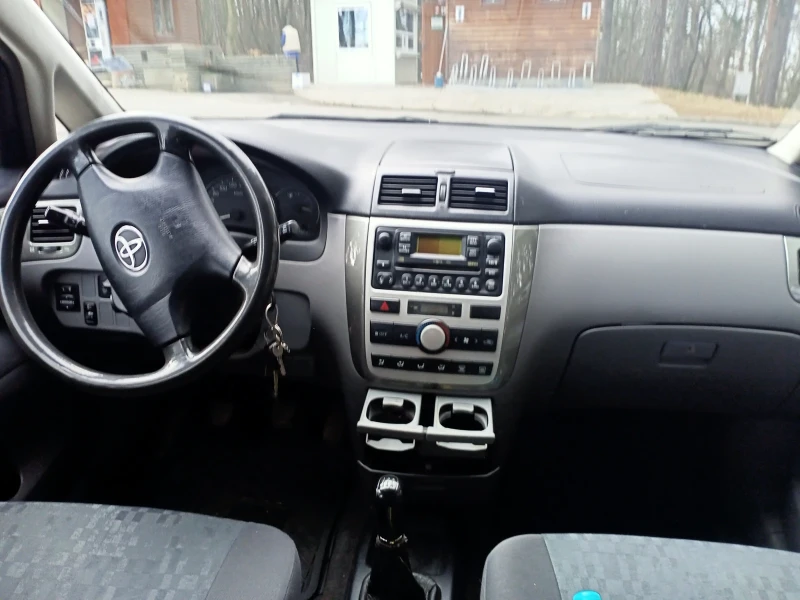 Toyota Avensis verso, снимка 12 - Автомобили и джипове - 48636797