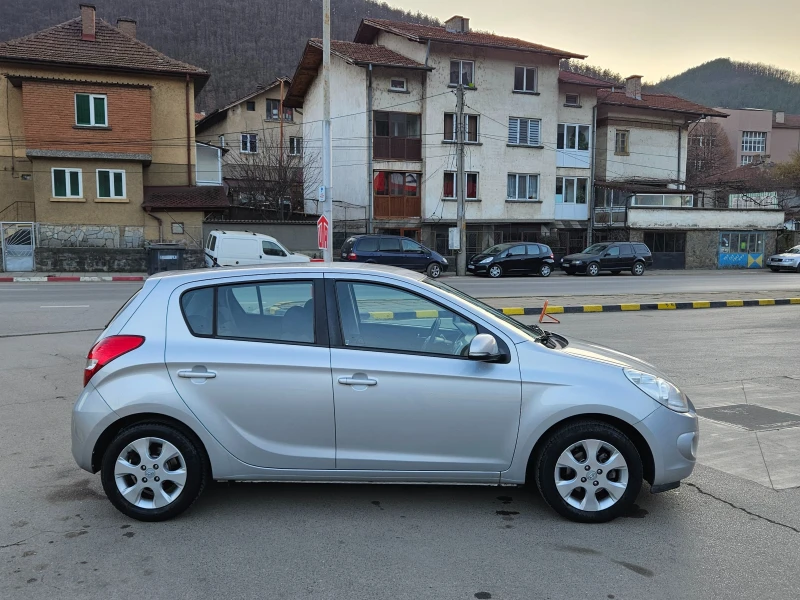 Hyundai I20 1.3 КЛИМАТИК/2012Г, снимка 7 - Автомобили и джипове - 49005560