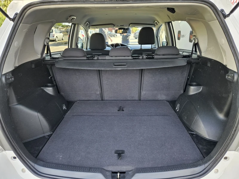 Toyota Verso 1.6D4d-112kc= 6СКОРОСТИ= КАМЕРА= LINE ASSIST, снимка 10 - Автомобили и джипове - 51859454