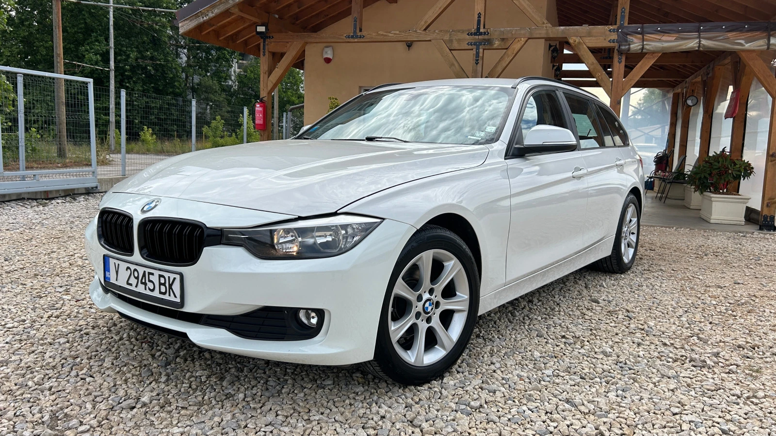 BMW 318 2.0D-143КС-EURO5B-NAVI - изображение 3