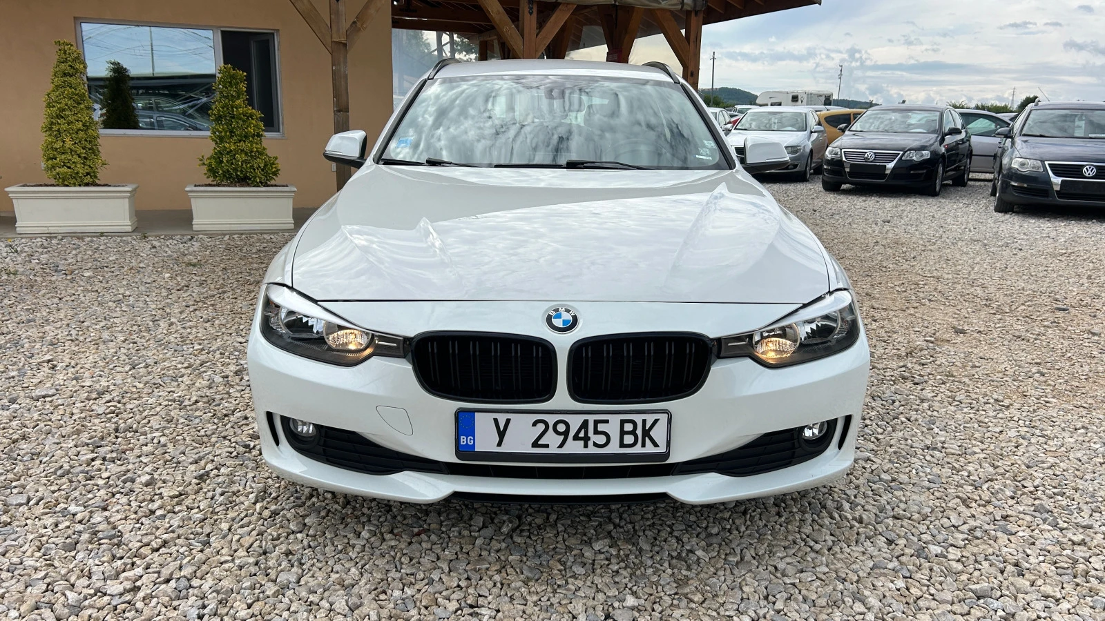 BMW 318 2.0D-143КС-EURO5B-NAVI - изображение 2