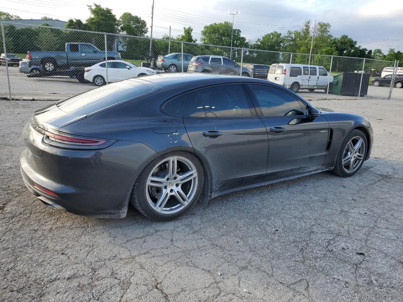 Porsche Panamera 3.0L 6 All wheel drive - изображение 4