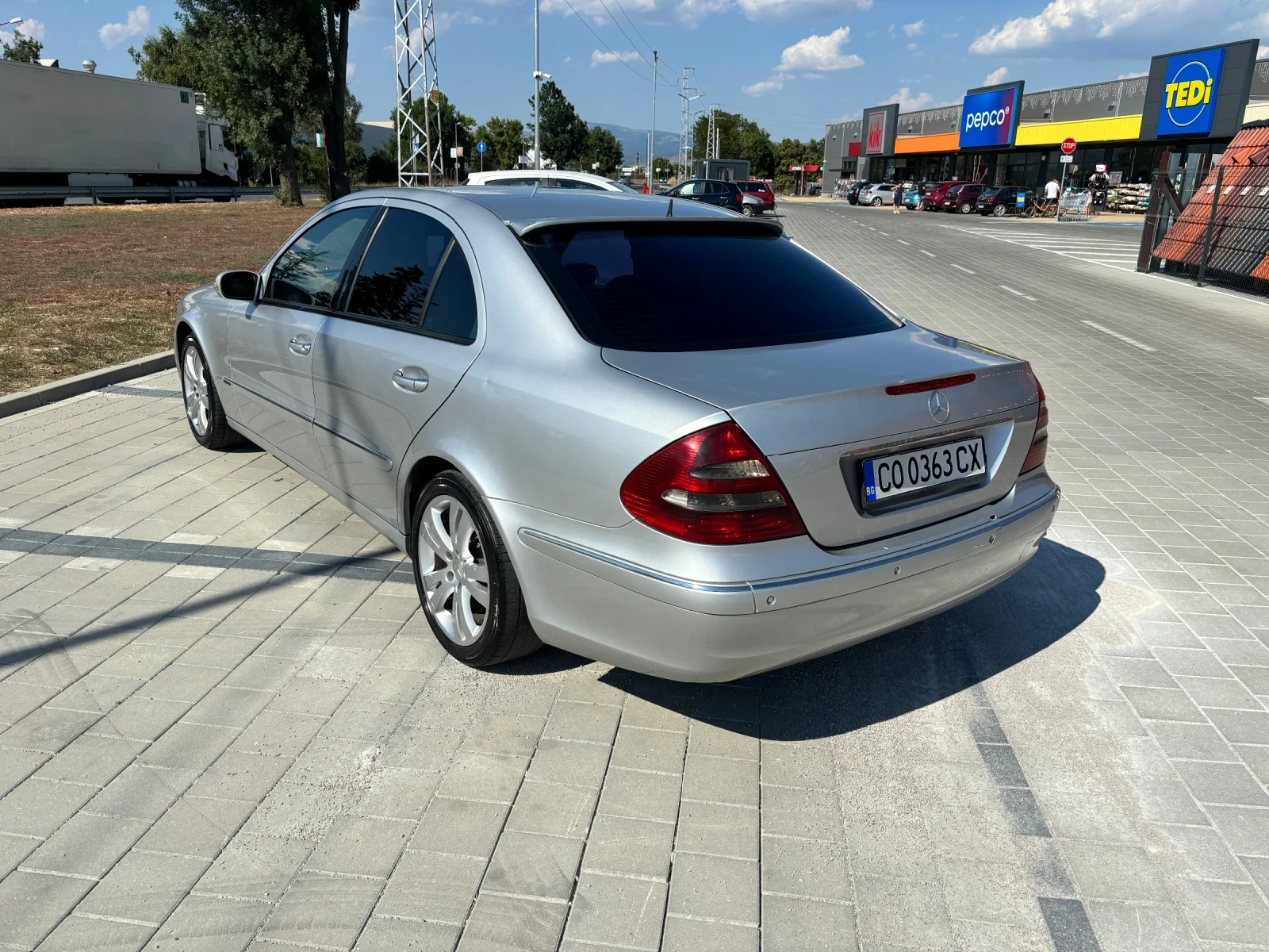 Mercedes-Benz E 220 ELEGANCE/NAVI/AUTO - изображение 3