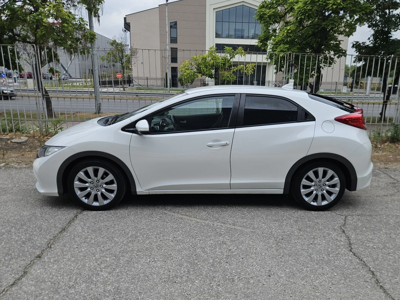 Honda Civic 1.8i-VTEC  - изображение 8