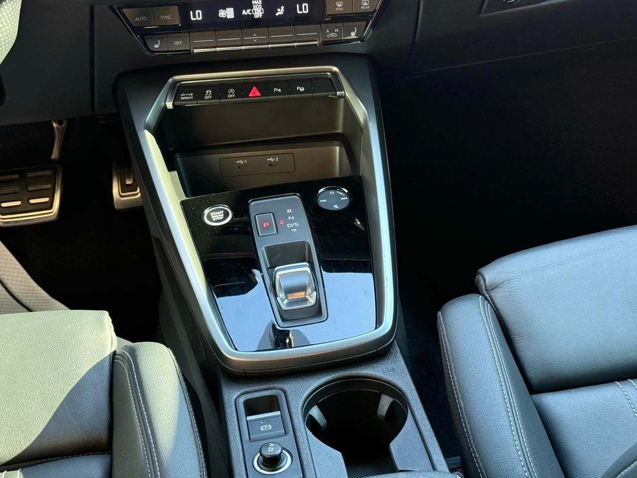 Audi A3 40 TFSI Quattro / S-Line / PANO - изображение 10