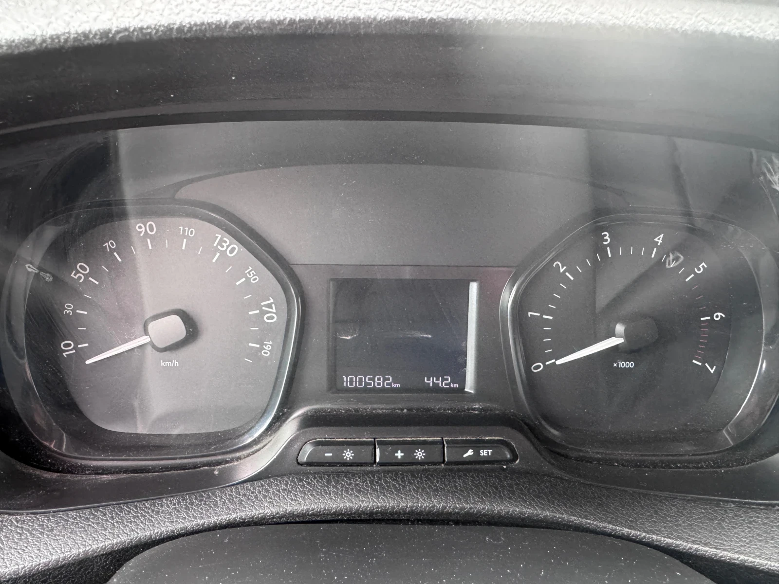 Peugeot Expert 2.0 HDI / LANE ASSIST / - изображение 9