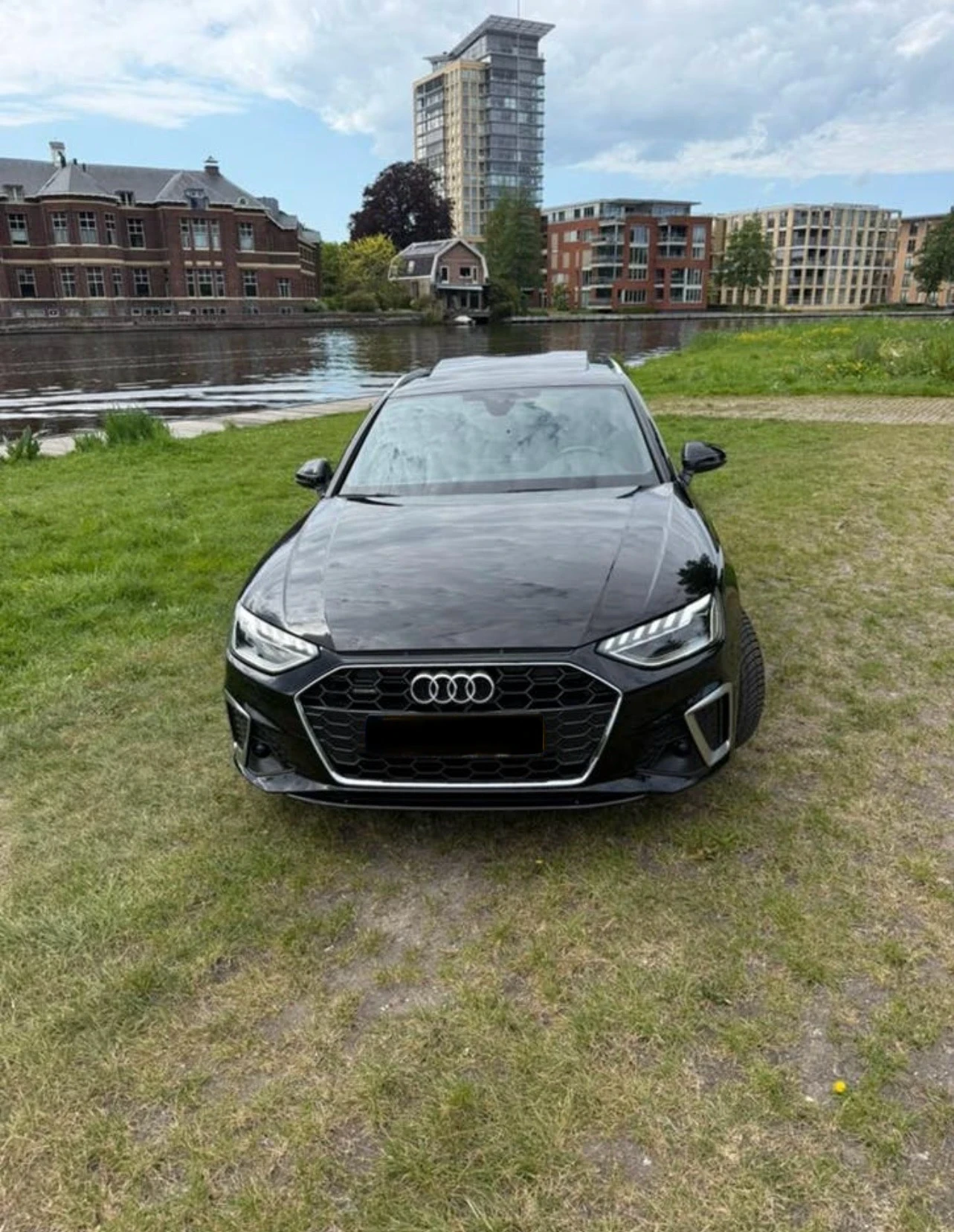 Audi A4 40 TDI 3x-Sline, снимка 3 - Автомобили и джипове - 54635393
