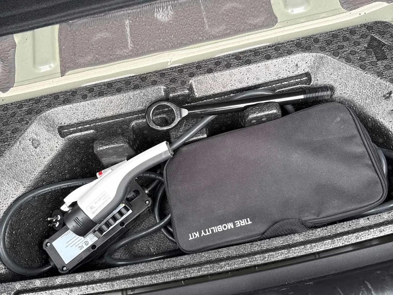 Hyundai Ioniq 6 Preferred  CARFAX | Mobile.bg � ����������� 10