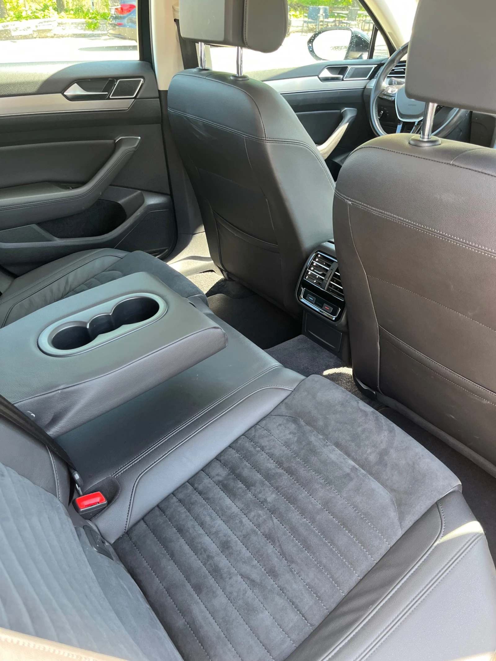 VW Passat Highline DSG 4motion, снимка 4 - Автомобили и джипове - 54312490