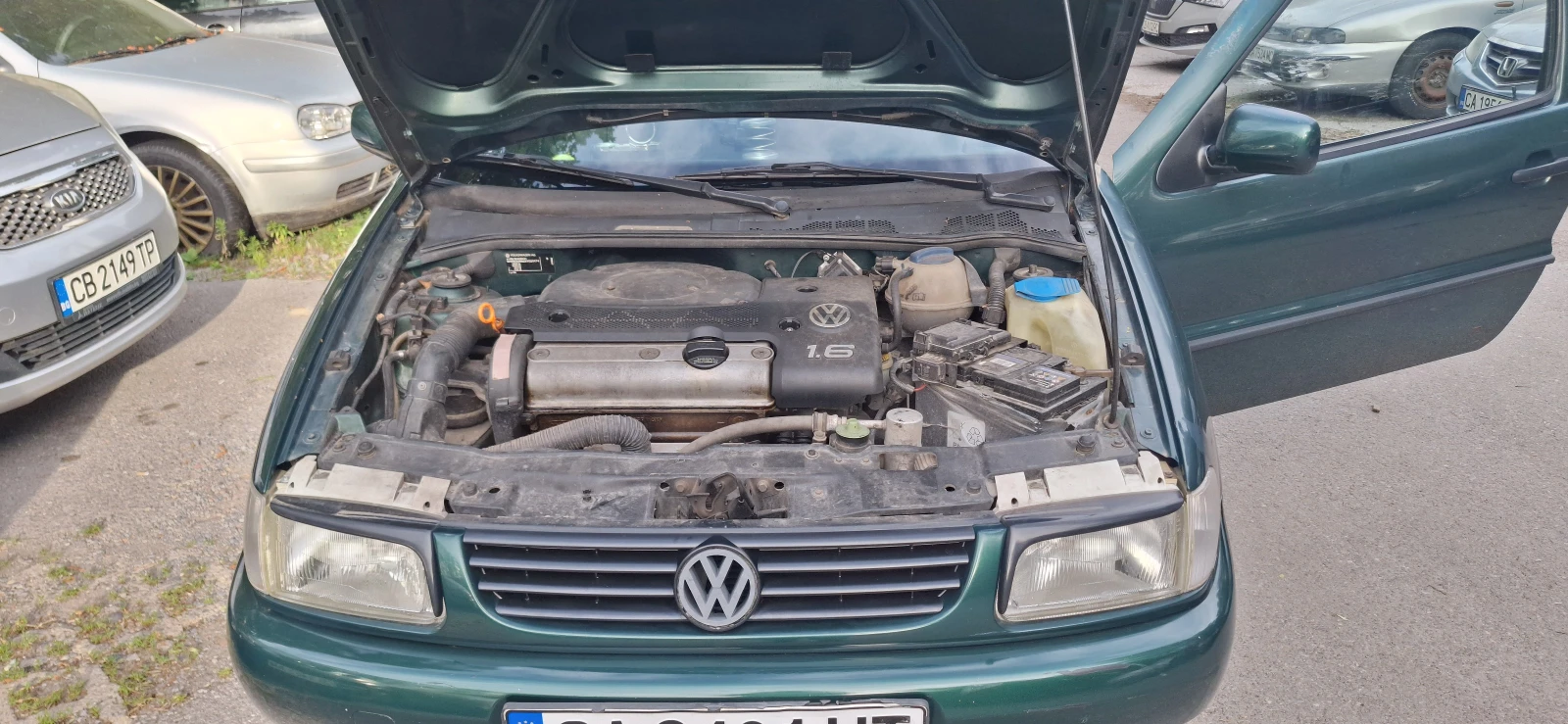 VW Polo 1.6i, снимка 9 - Автомобили и джипове - 54577282