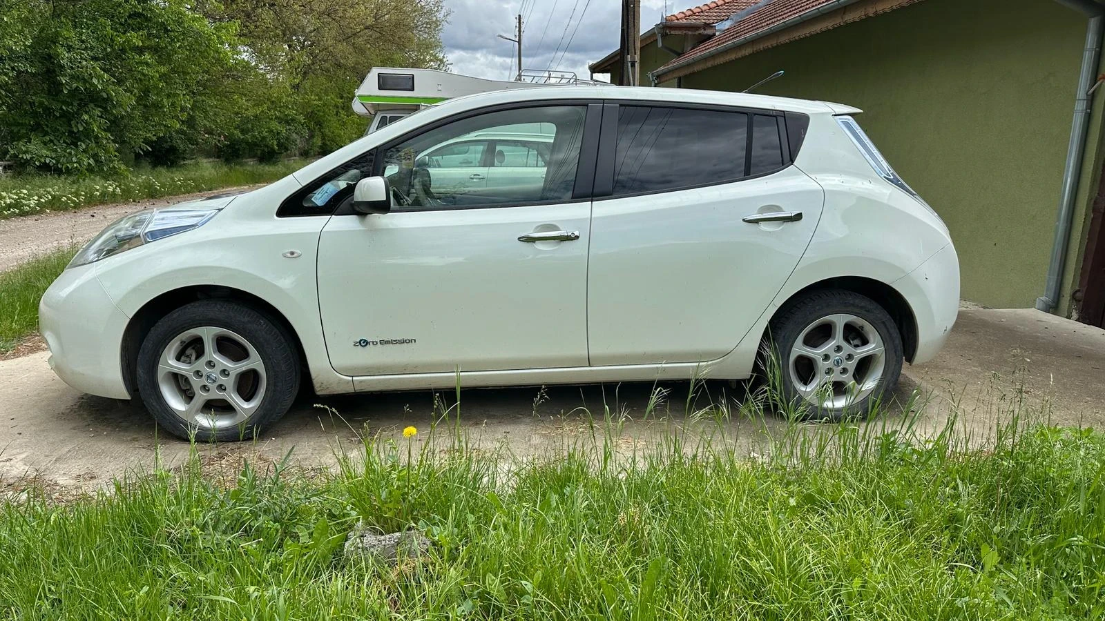 Nissan Leaf  ZE0, снимка 4 - Автомобили и джипове - 54583738