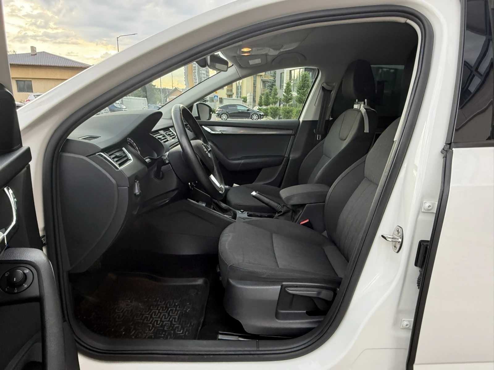 Skoda Octavia 3 GTEC CNG, снимка 8 - Автомобили и джипове - 54607712