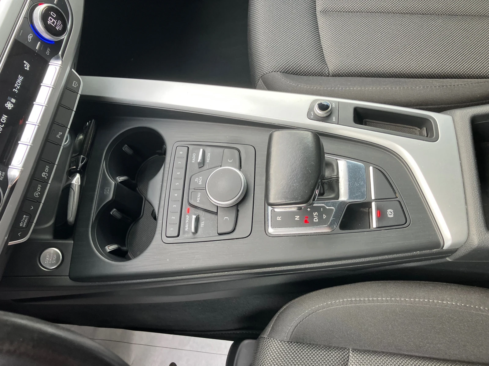 Audi A4 2.0TDI-190k.c-quattro, снимка 12 - Автомобили и джипове - 54956691