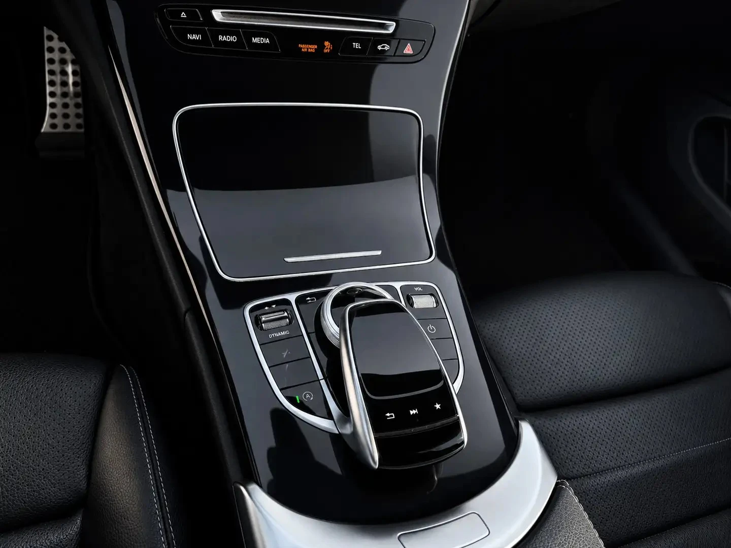 Mercedes-Benz C 300 COUPE 4MATIC AMG PKG ЦЕНА ДО БЪЛГАРИЯ АВТОКРЕДИТ, снимка 16 - Автомобили и джипове - 55504124
