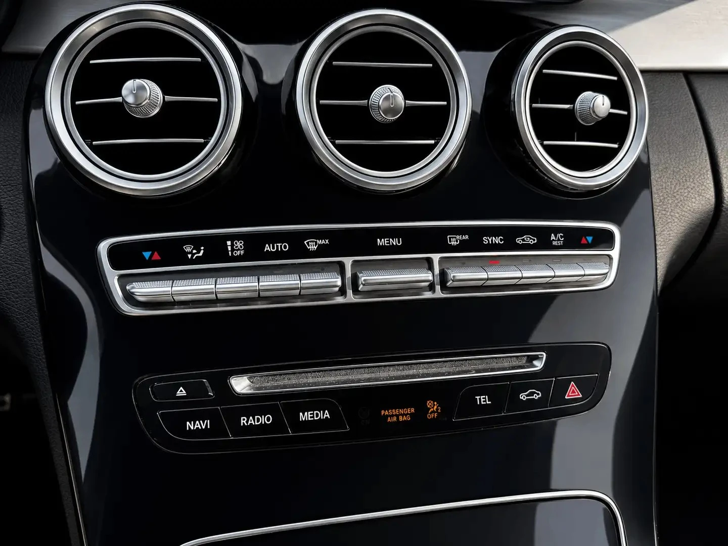 Mercedes-Benz C 300 COUPE 4MATIC AMG PKG ЦЕНА ДО БЪЛГАРИЯ АВТОКРЕДИТ, снимка 15 - Автомобили и джипове - 55504124