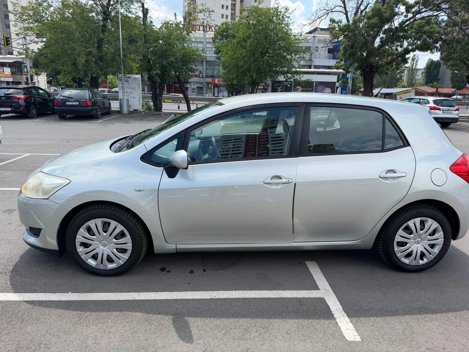 Toyota Auris, снимка 6 - Автомобили и джипове - 55604194