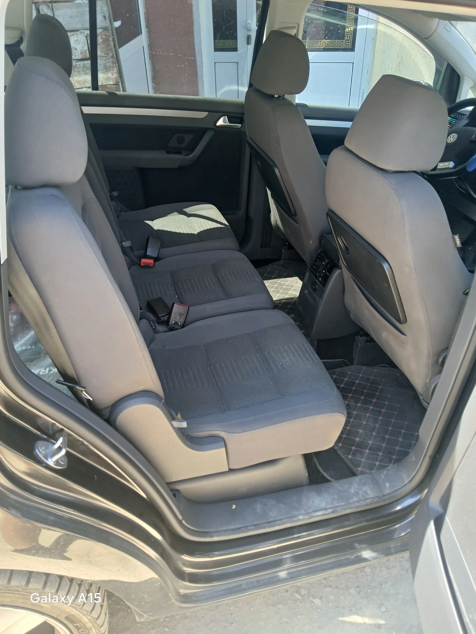 VW Touran, снимка 13 - Автомобили и джипове - 55715668