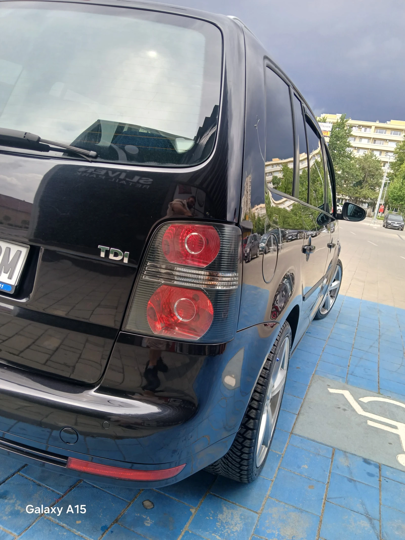 VW Touran, снимка 3 - Автомобили и джипове - 55715668