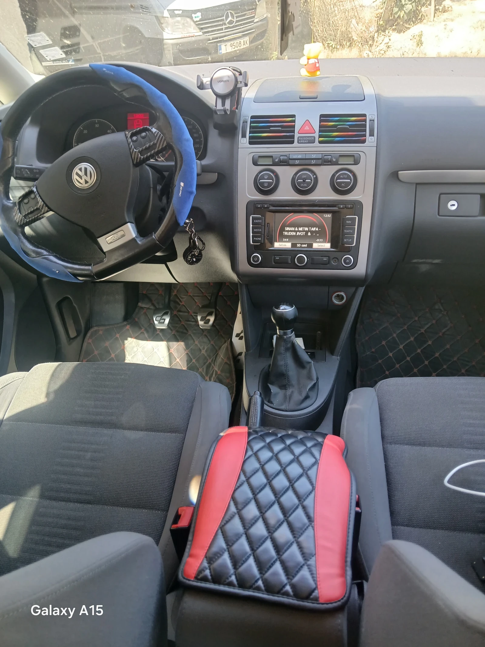 VW Touran, снимка 12 - Автомобили и джипове - 55715668