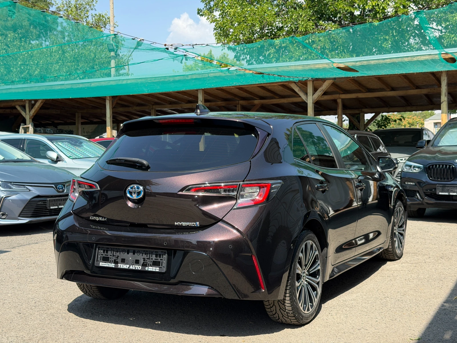 Toyota Corolla 1.8-122к.с.* С ПЪЛНА СЕРВИЗНА ИСТОРИЯ В TOYOTA  , снимка 3 - Автомобили и джипове - 55818252