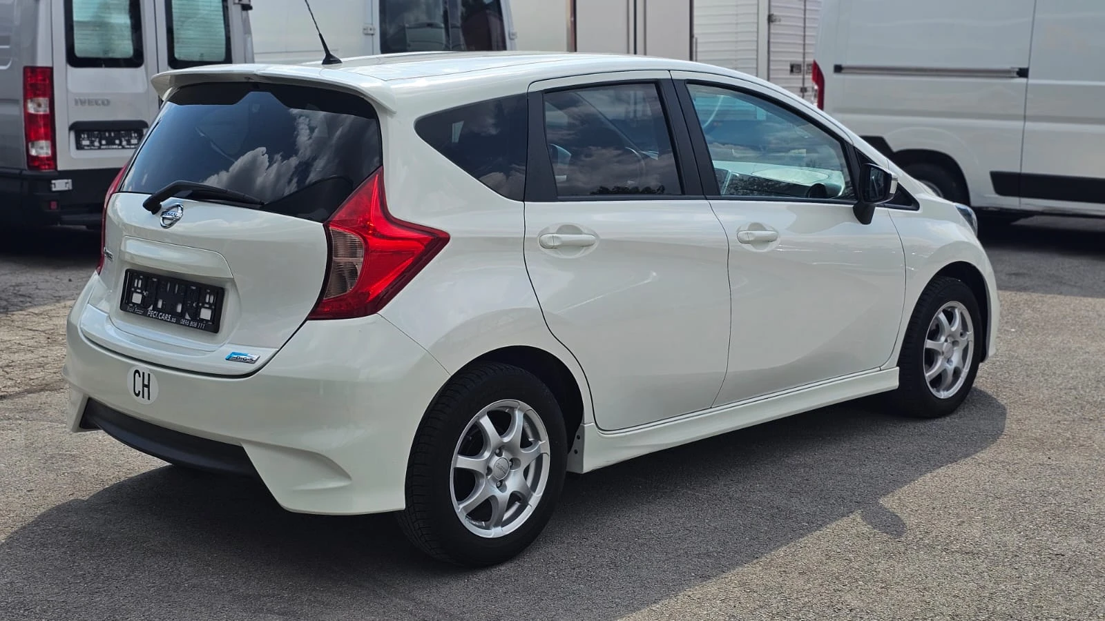 Nissan Note 1.2i Automatic CH-СЕРВИЗНА ИСТ.-ТОП СЪСТ.-ЛИЗИНГ, снимка 6 - Автомобили и джипове - 56083790