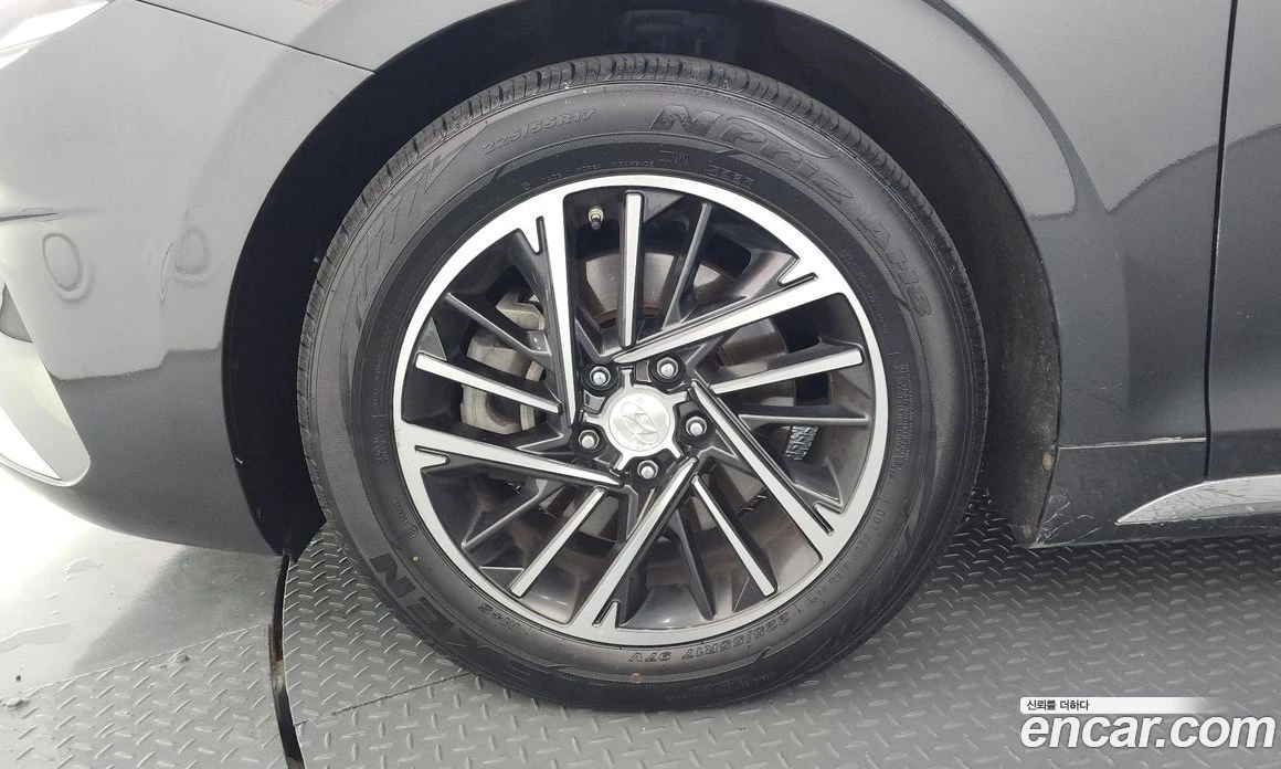 Hyundai Grandeur 2.5 Premium, снимка 5 - Автомобили и джипове - 56156098