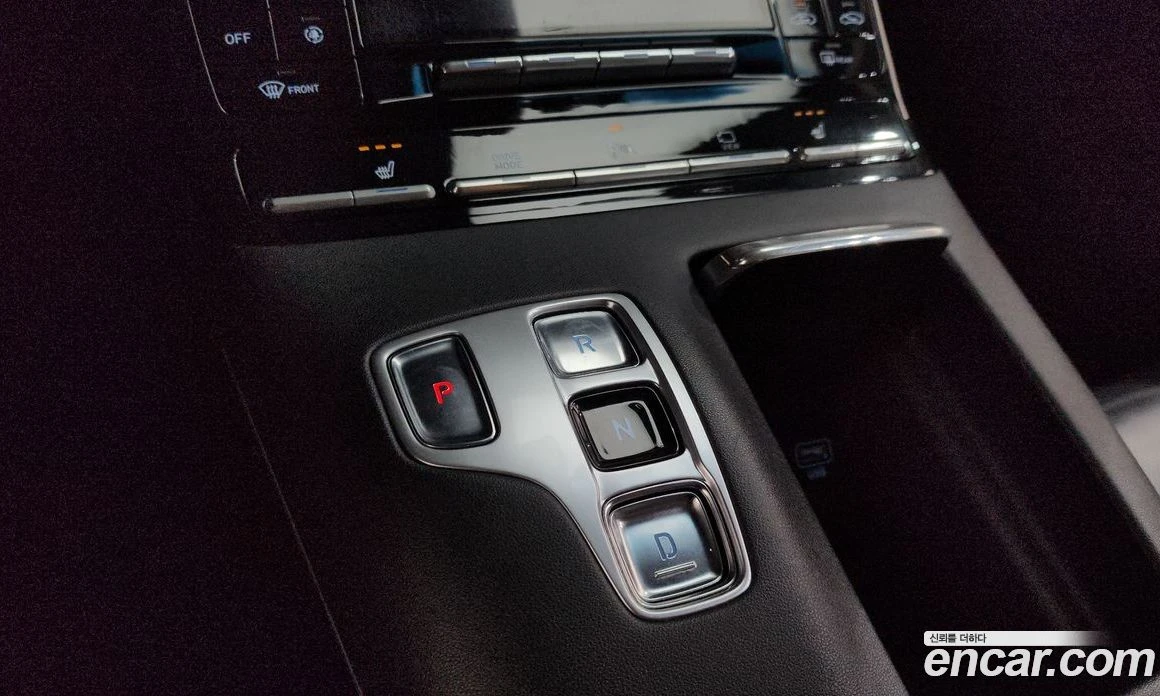 Hyundai Grandeur 2.5 Premium, снимка 9 - Автомобили и джипове - 56156098